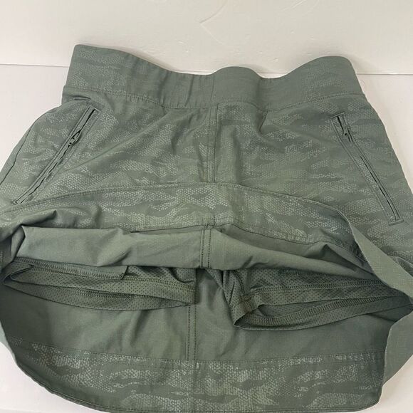 NEW! Orvis| Small | Embossed| Small | Skort - Picture 8 of 16